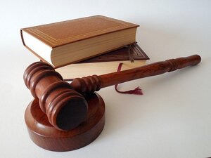 Suspension des délais de recours et de rigueur